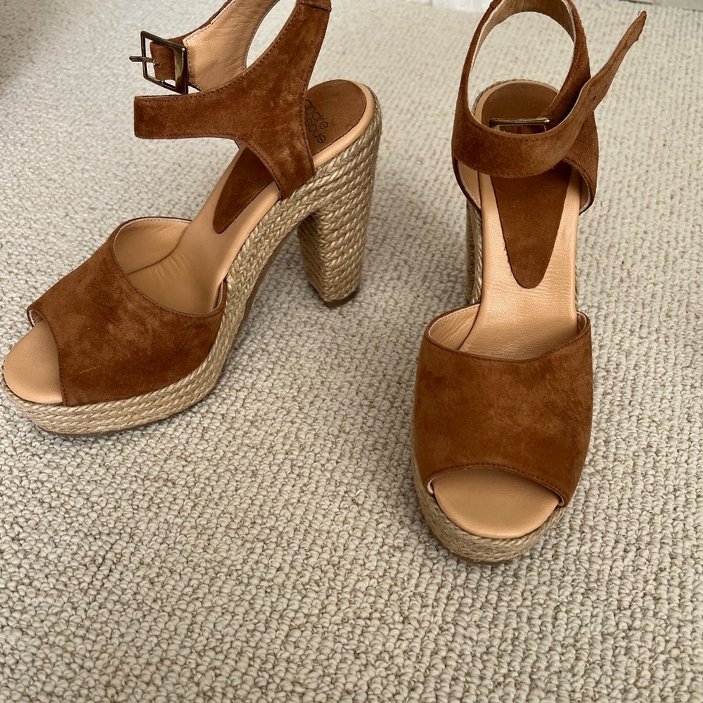 Andre assous Sasha suede espadrille heels color cuero size 38 new in box